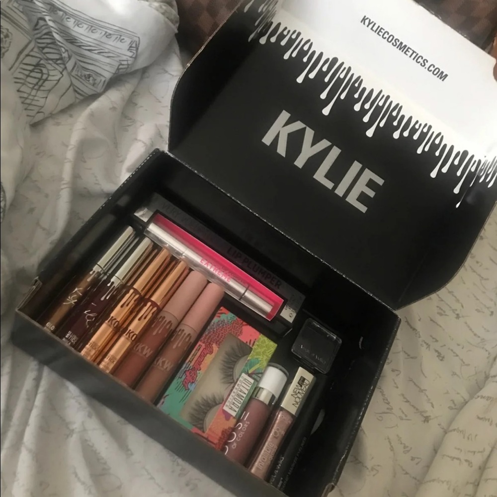 Random Bundle